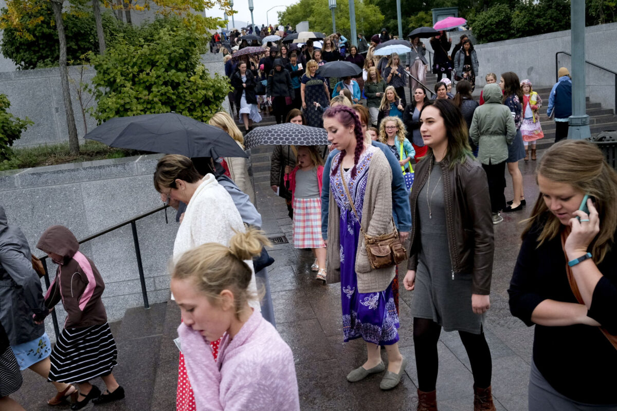 Women inspired to remember their worth at first session of LDS General